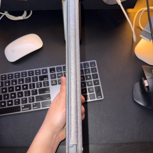 Logitech Folio Touch iPad Keyboard Case with Trackpad - Picture 7 of 7